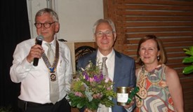 Präsident Frank Simon mit Past-Präsident Martin Kirschstein und Ehefrau Sonja